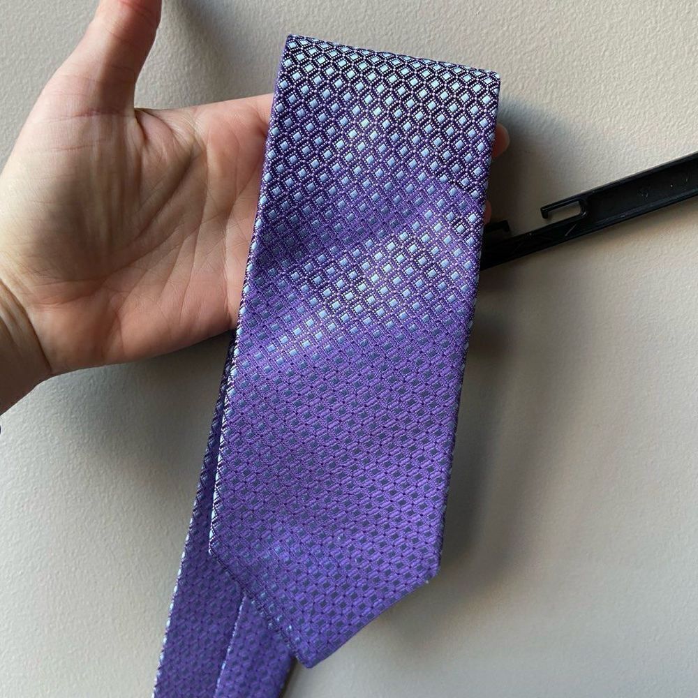 NWOT Michael Kors Geometric Lavender Silk Tie